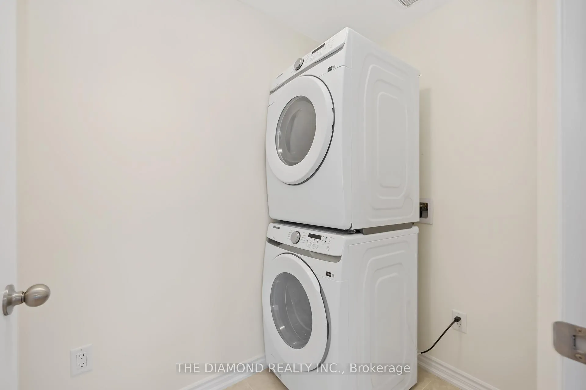Photo 20 of 27 Gunton Street, Aurora, Bayview Northeast — HOMEH