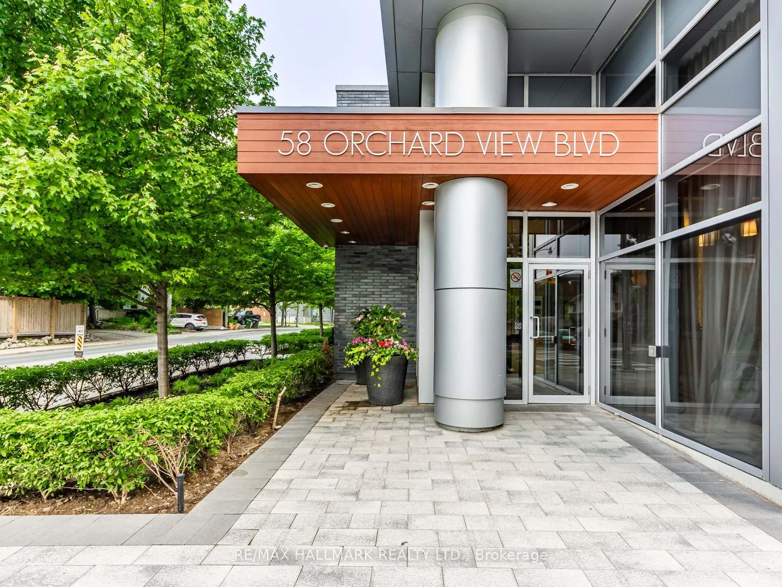 Photo 2 of Unit 1702, 58 Orchard View Boulevard, Toronto, Yonge-Eglinton — HOMEH