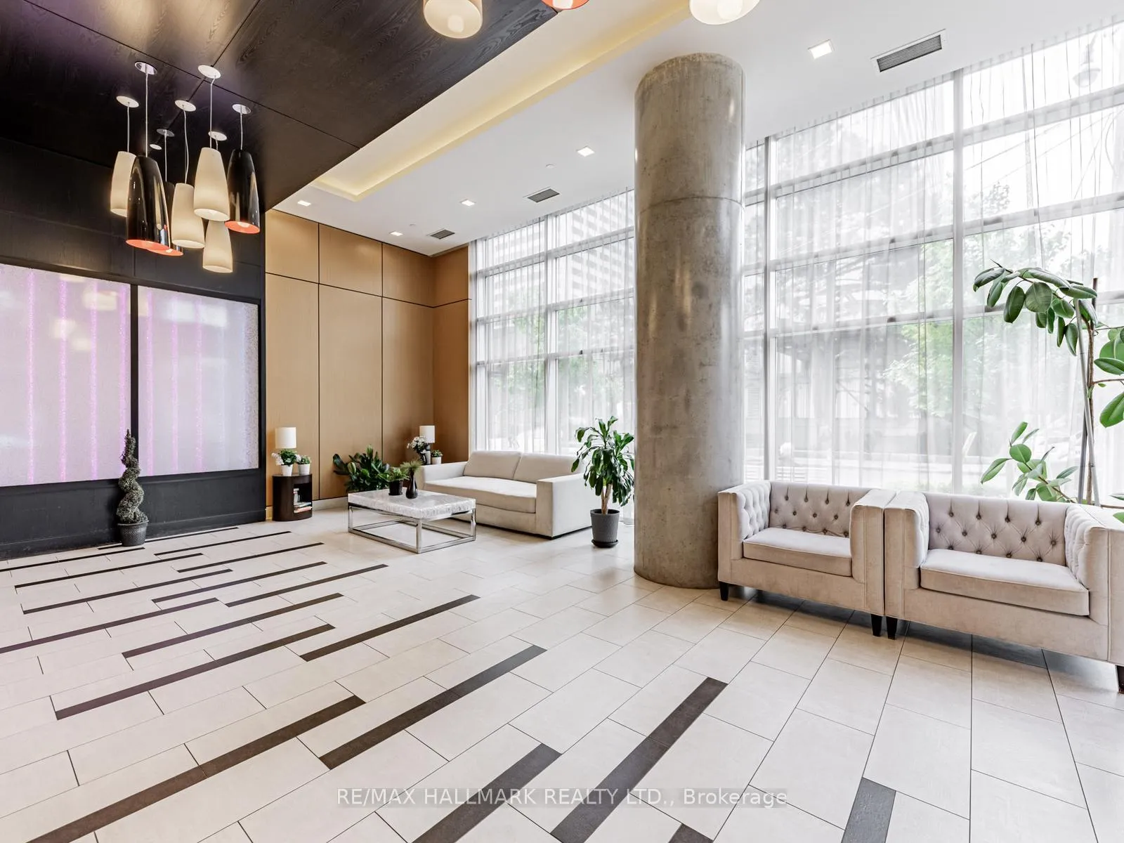 Photo 3 of Unit 1702, 58 Orchard View Boulevard, Toronto, Yonge-Eglinton — HOMEH