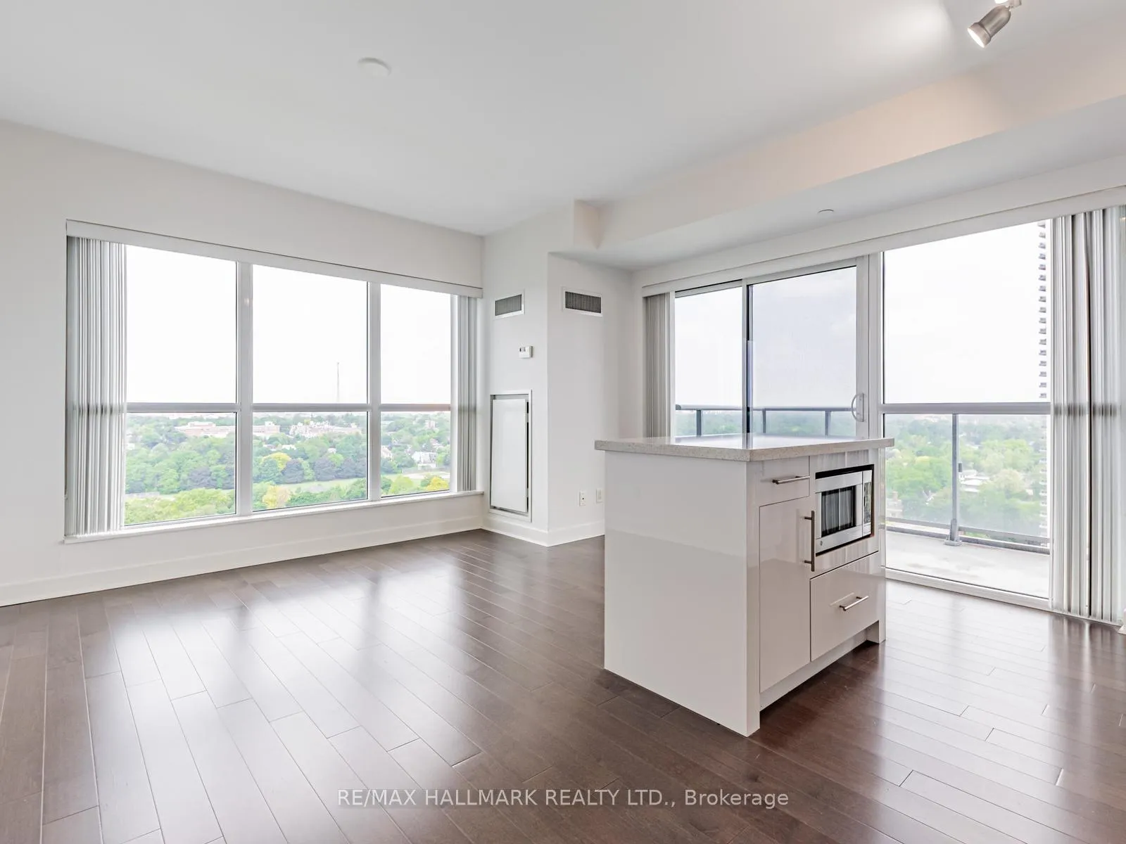 Photo 7 of Unit 1702, 58 Orchard View Boulevard, Toronto, Yonge-Eglinton — HOMEH