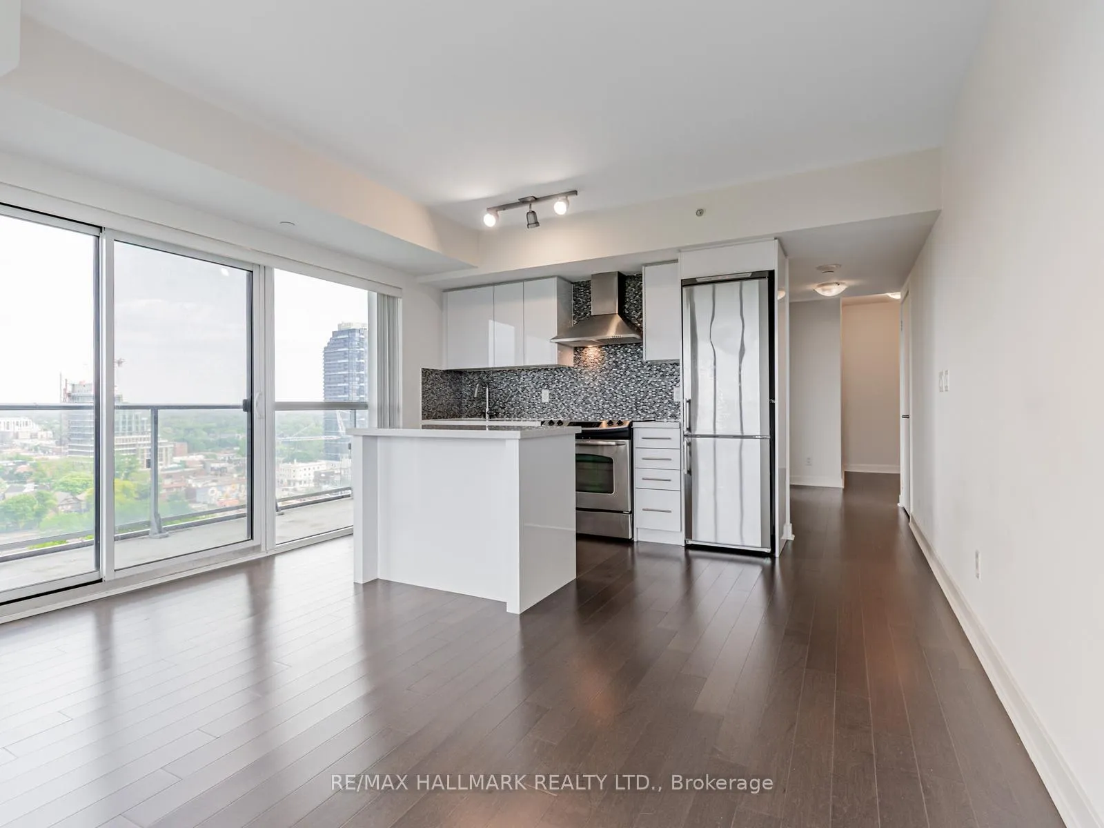 Photo 8 of Unit 1702, 58 Orchard View Boulevard, Toronto, Yonge-Eglinton — HOMEH