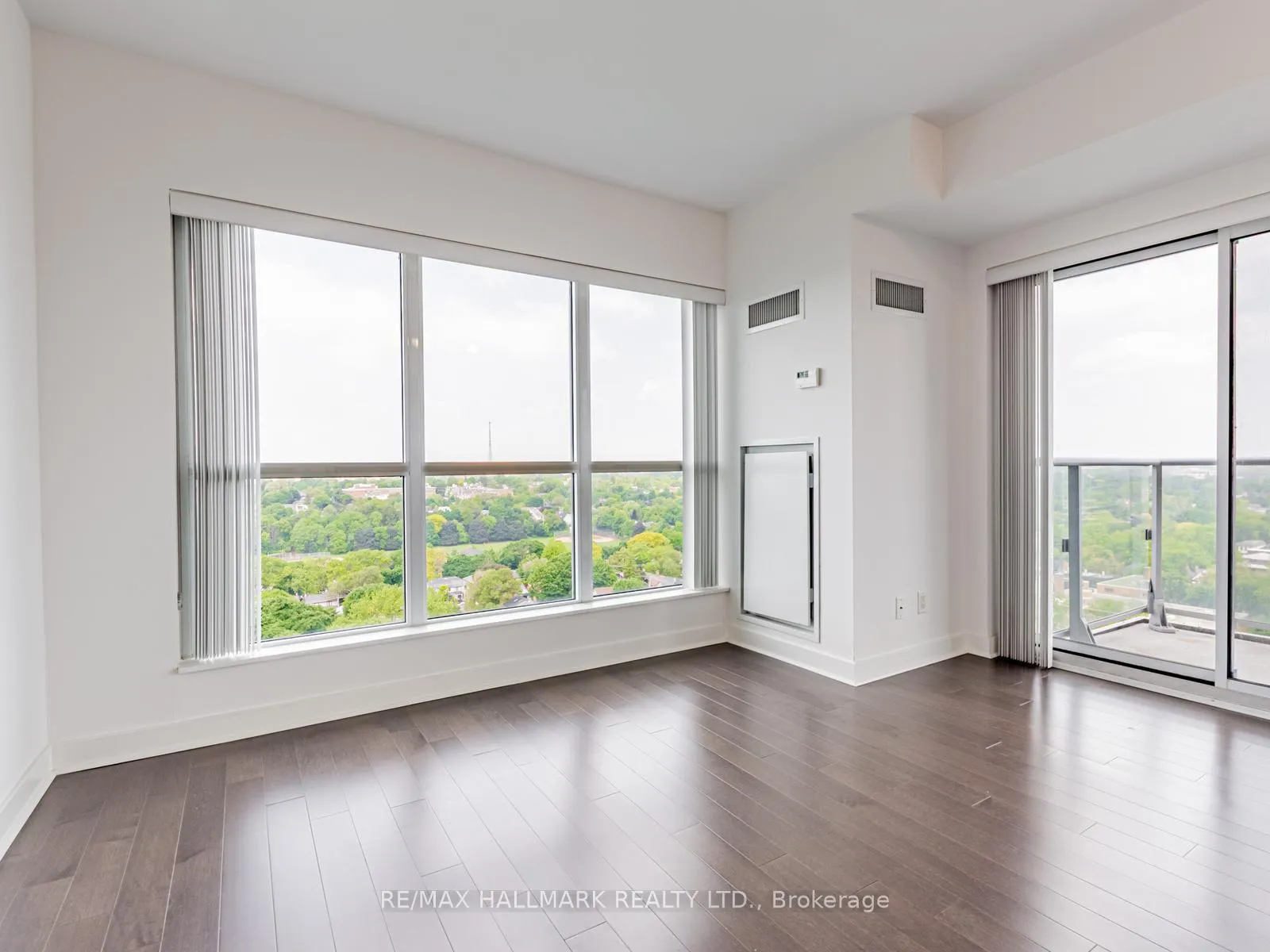 Photo 9 of Unit 1702, 58 Orchard View Boulevard, Toronto, Yonge-Eglinton — HOMEH