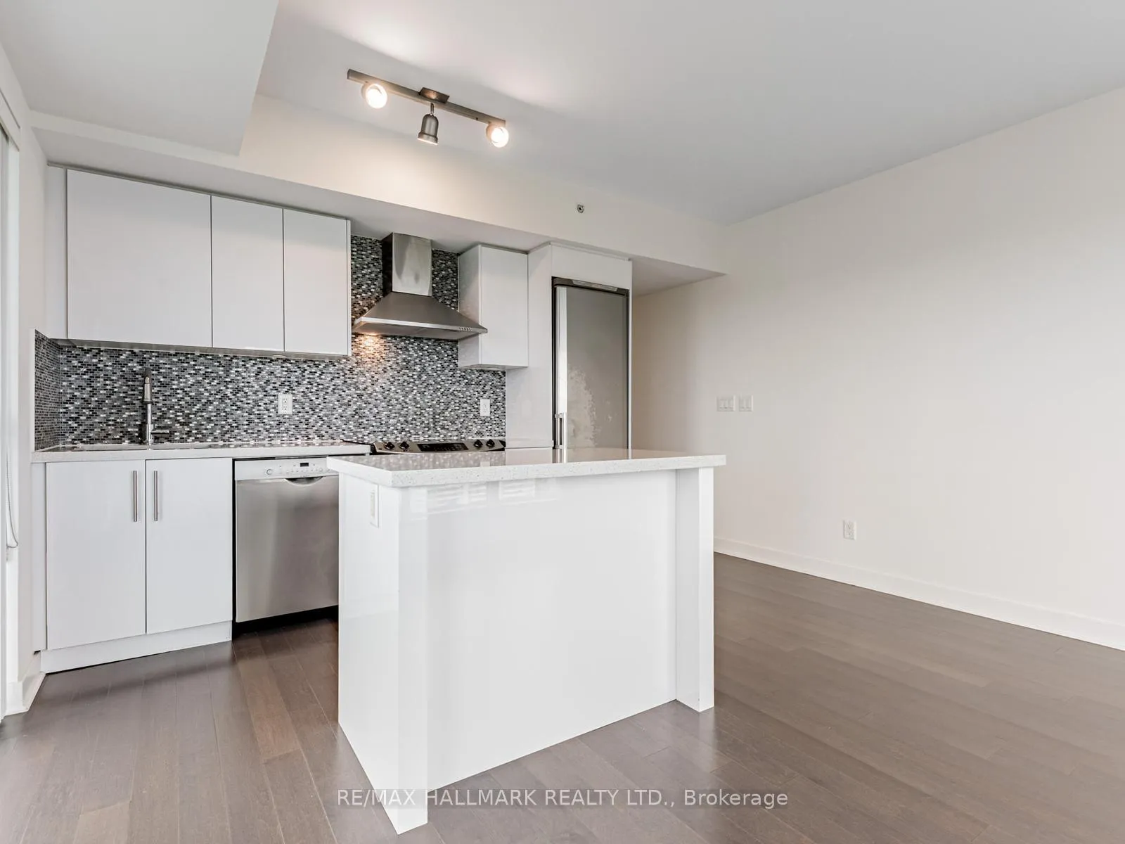 Photo 11 of Unit 1702, 58 Orchard View Boulevard, Toronto, Yonge-Eglinton — HOMEH
