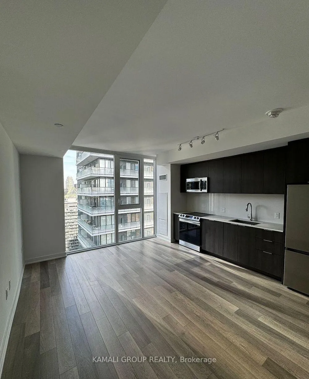 Photo 4 of Unit 3707, 357 King Street W, Toronto, Waterfront Communities — HOMEH