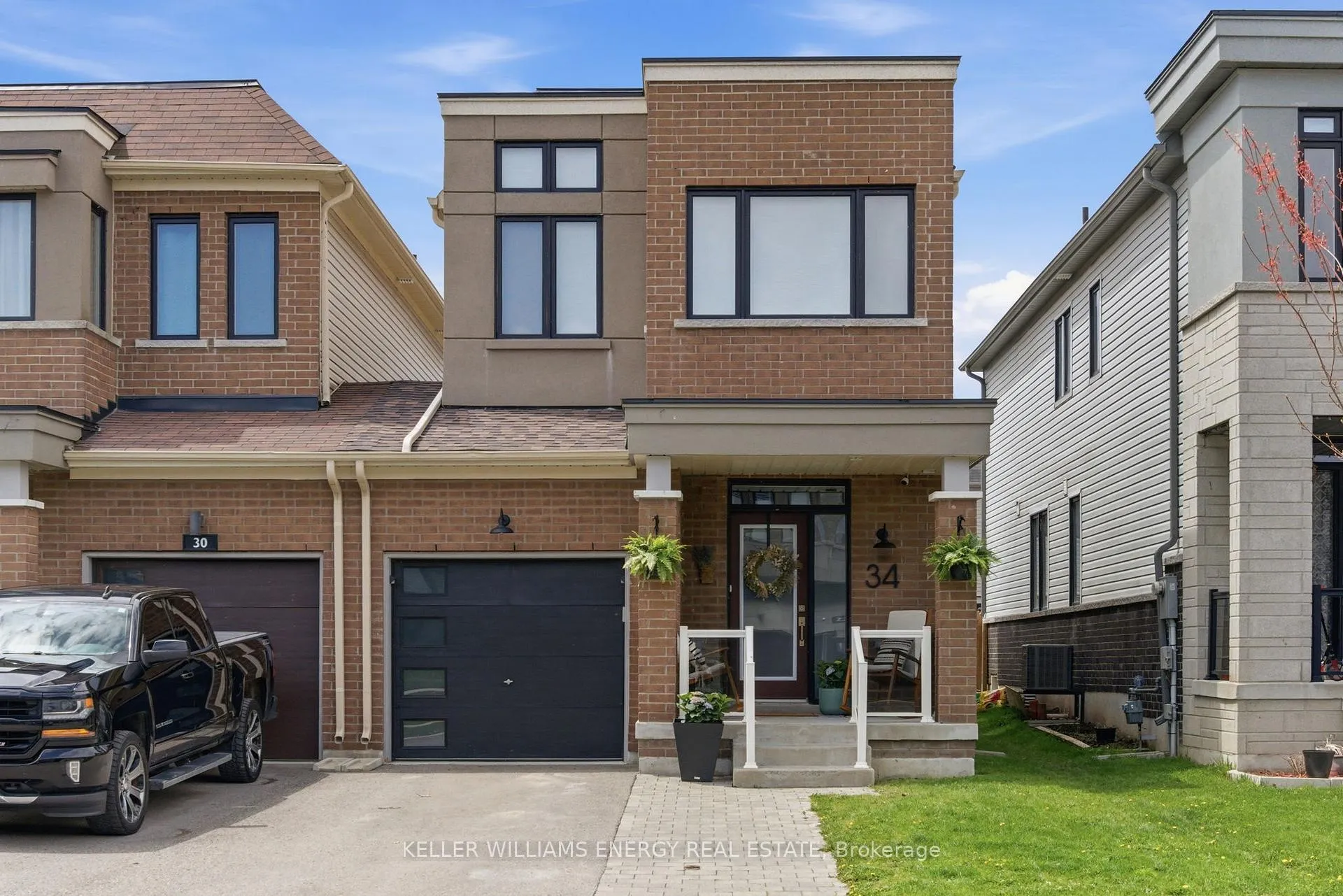 Photo 1 of 34 Larkin Lane, Clarington, Bowmanville — HOMEH
