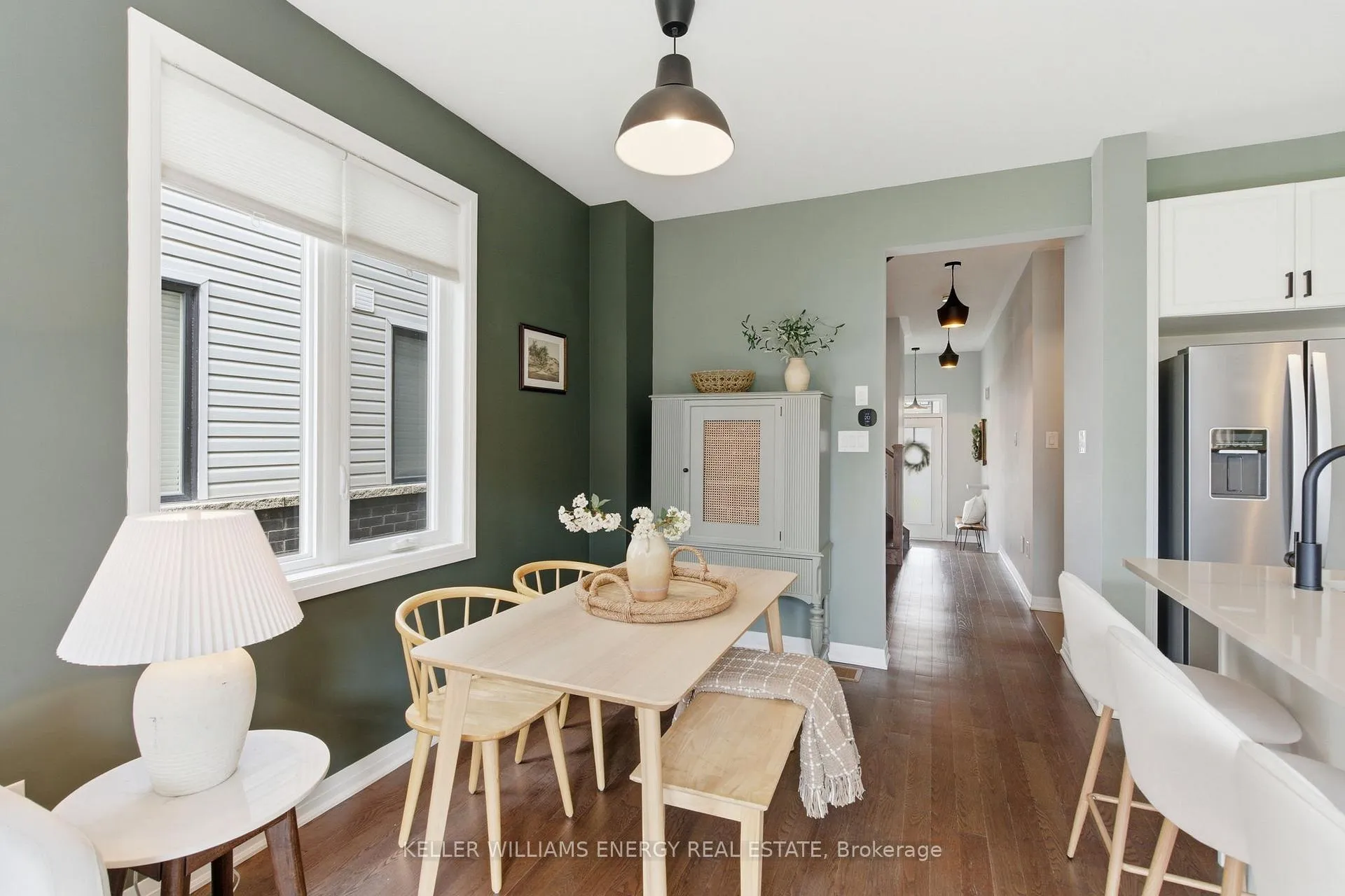 Photo 17 of 34 Larkin Lane, Clarington, Bowmanville — HOMEH