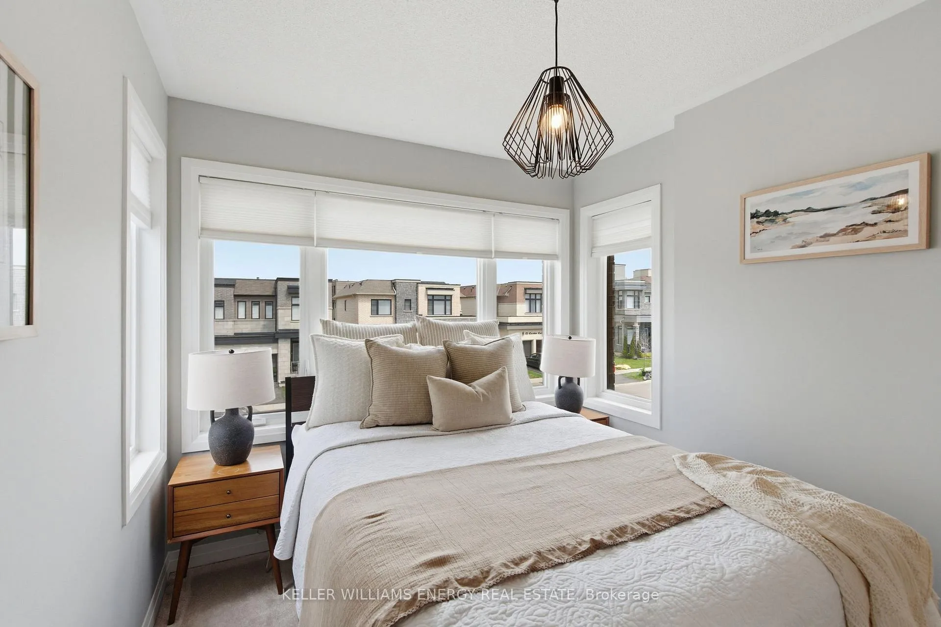 Photo 21 of 34 Larkin Lane, Clarington, Bowmanville — HOMEH