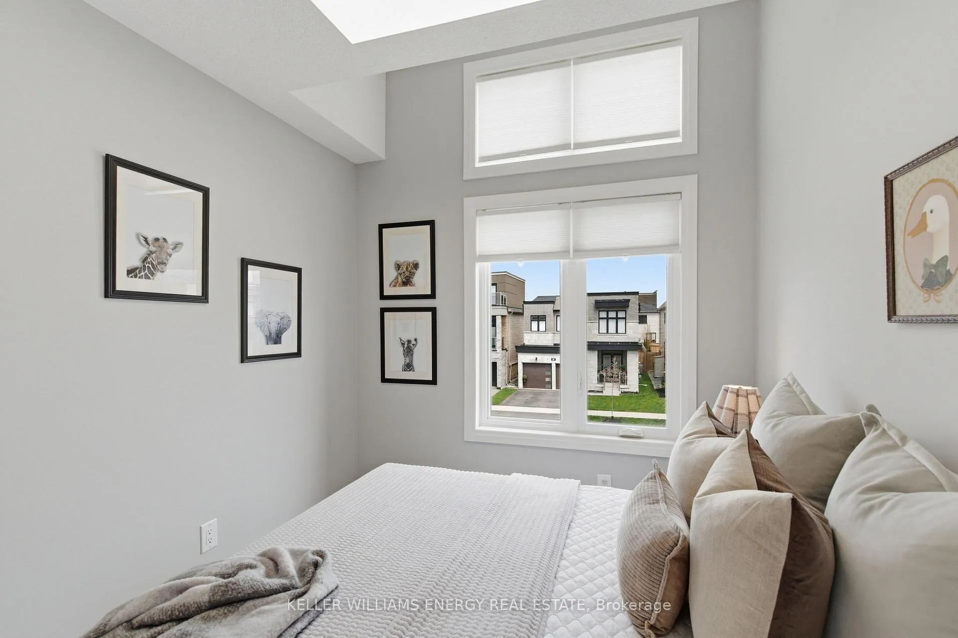 Photo 23 of 34 Larkin Lane, Clarington, Bowmanville — HOMEH