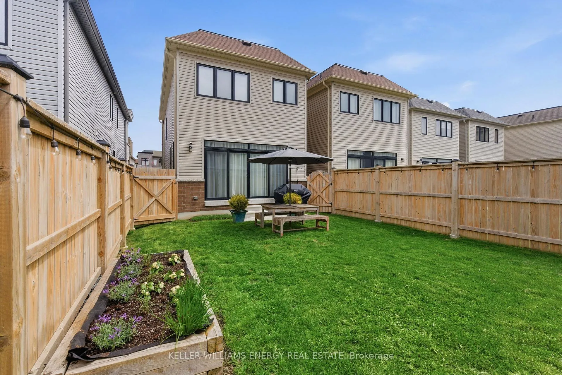 Photo 38 of 34 Larkin Lane, Clarington, Bowmanville — HOMEH