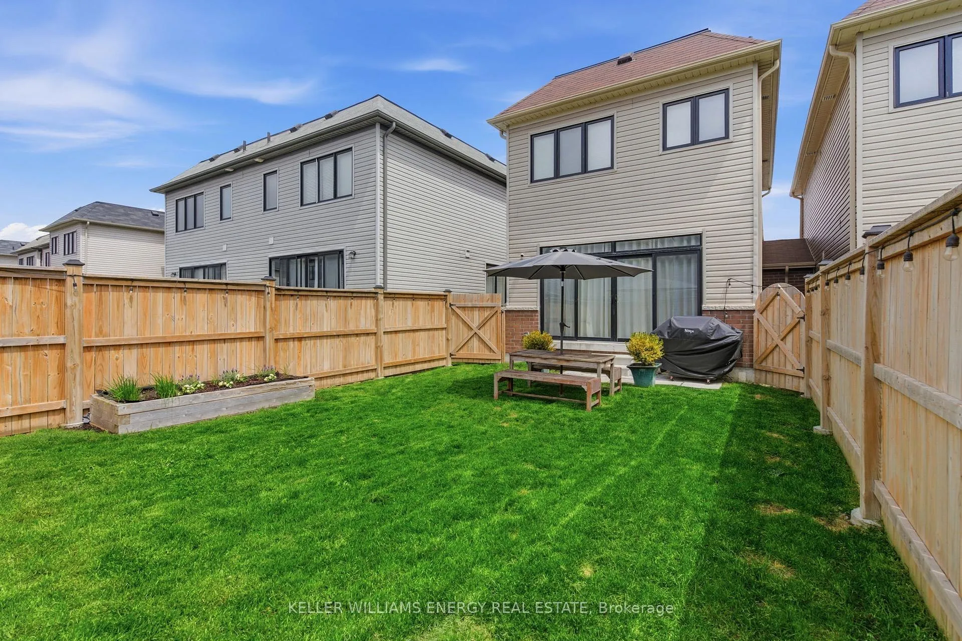 Photo 39 of 34 Larkin Lane, Clarington, Bowmanville — HOMEH