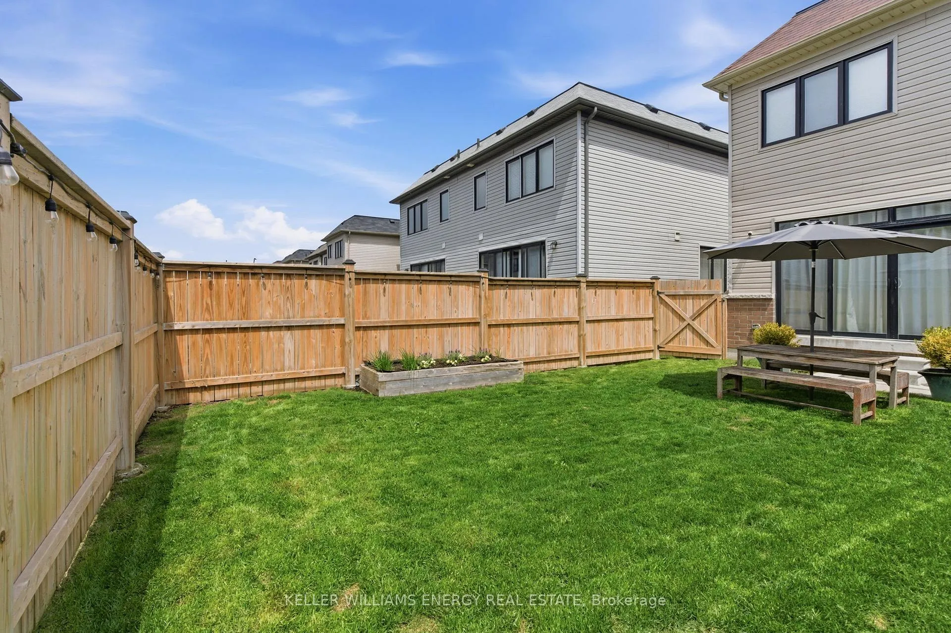 Photo 40 of 34 Larkin Lane, Clarington, Bowmanville — HOMEH