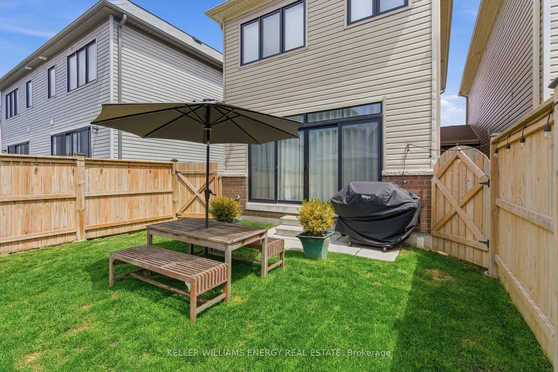 Photo 41 of 34 Larkin Lane, Clarington, Bowmanville — HOMEH