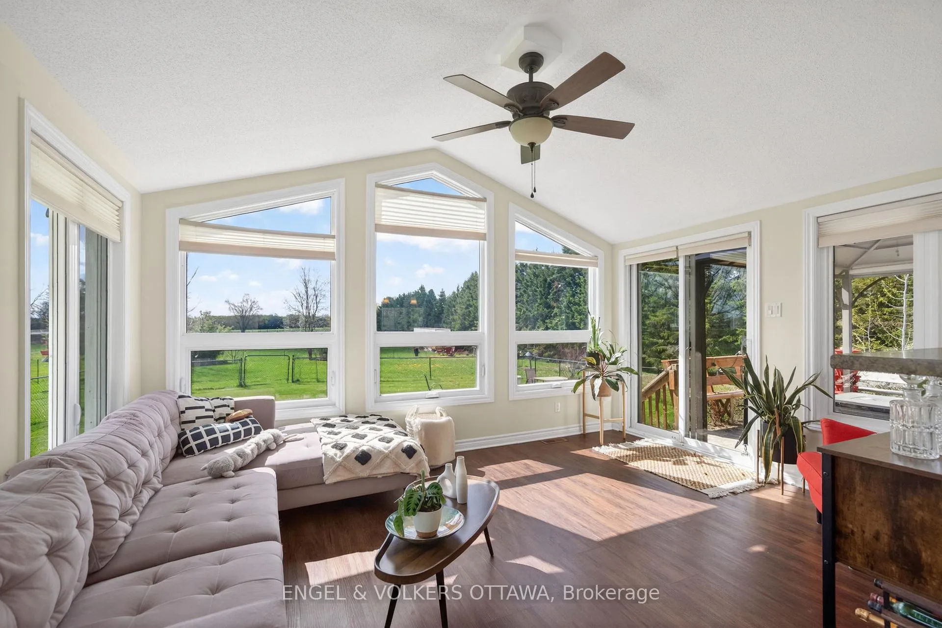 Photo 17 of 6042 Dobson Lane, Ottawa, Goulbourn Twp From Franktown Rd/South To Rideau — HOMEH