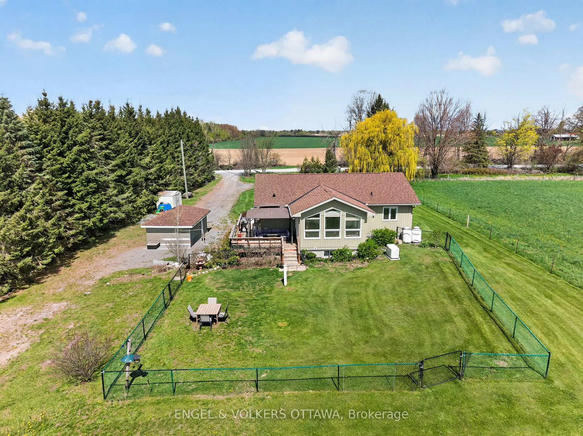 Photo 36 of 6042 Dobson Lane, Ottawa, Goulbourn Twp From Franktown Rd/South To Rideau — HOMEH