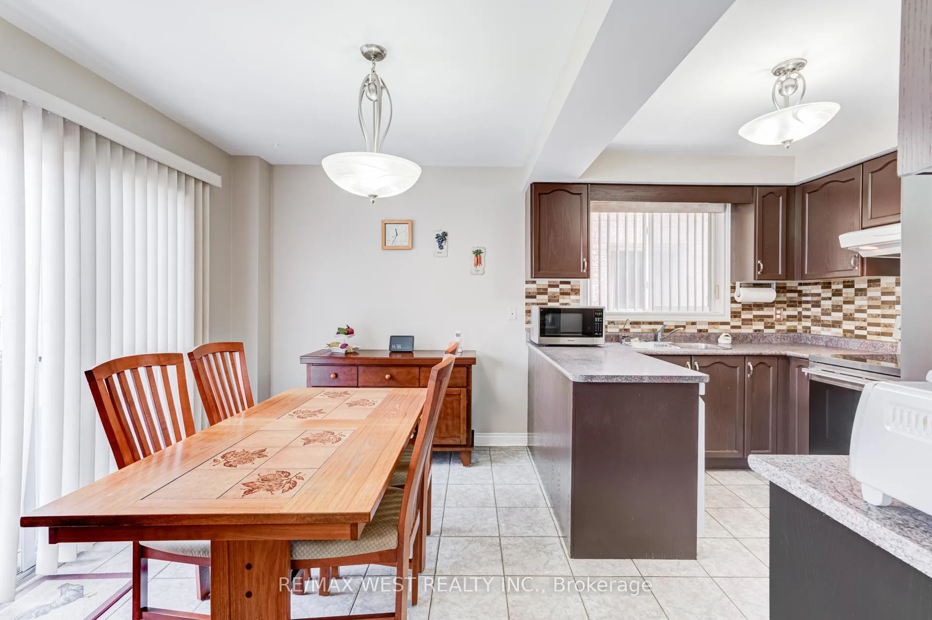 Photo 20 of 55 Pavin Crescent, Caledon, Bolton East — HOMEH