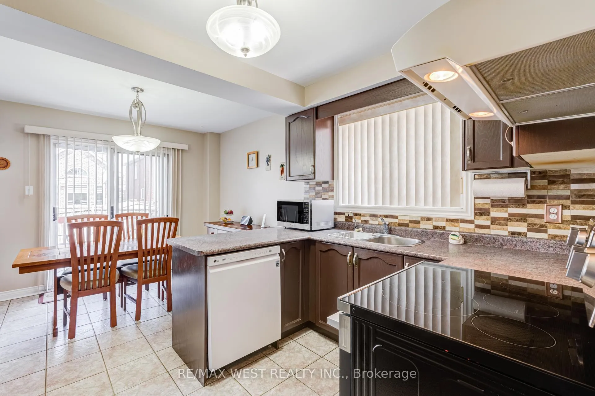 Photo 26 of 55 Pavin Crescent, Caledon, Bolton East — HOMEH
