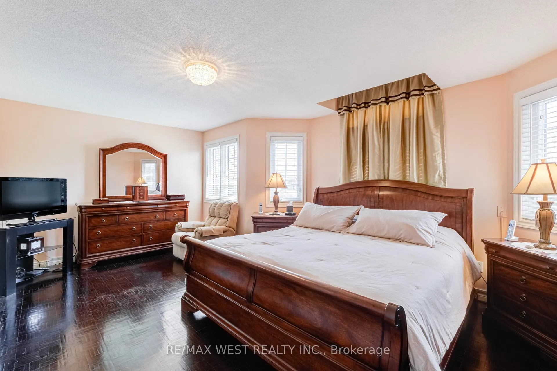 Photo 31 of 55 Pavin Crescent, Caledon, Bolton East — HOMEH