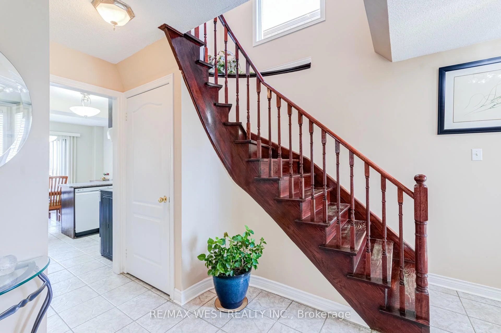 Photo 27 of 55 Pavin Crescent, Caledon, Bolton East — HOMEH