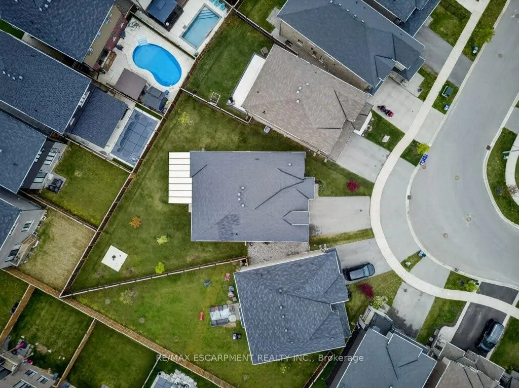 Photo 5 of 5064 Connor Drive, Lincoln, Beamsville — HOMEH
