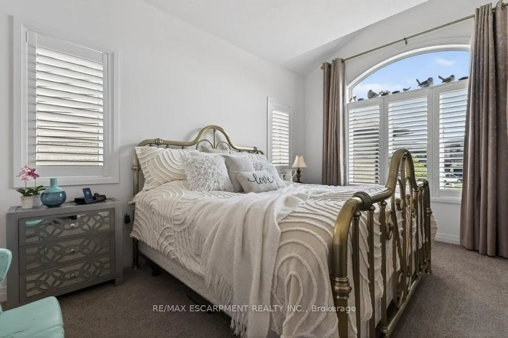 Photo 8 of 5064 Connor Drive, Lincoln, Beamsville — HOMEH