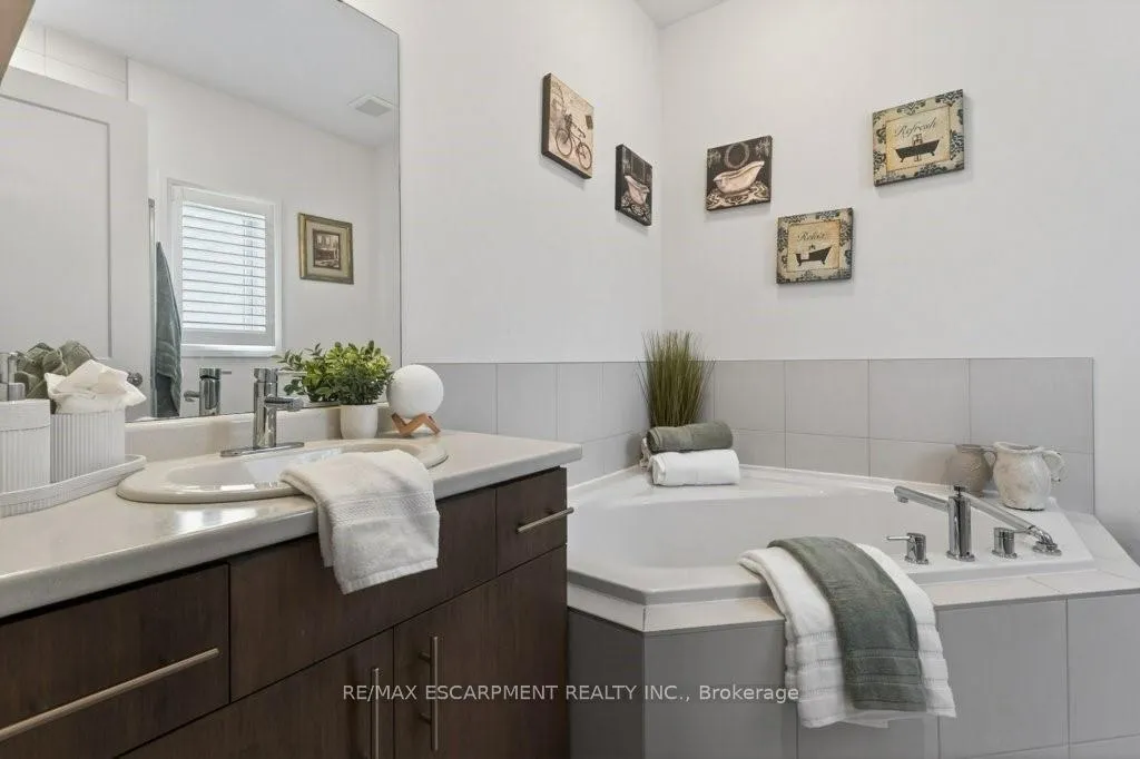Photo 26 of 5064 Connor Drive, Lincoln, Beamsville — HOMEH