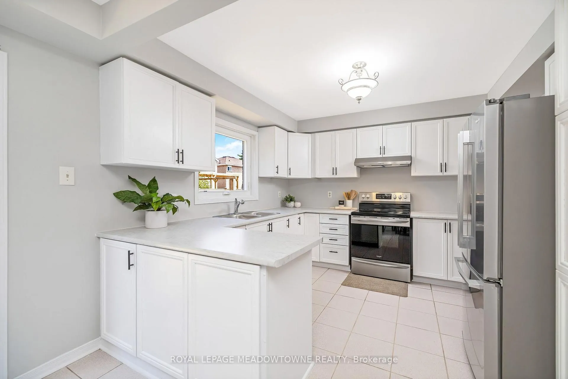 Photo 10 of 15 Mull Gate, Halton Hills, Georgetown — HOMEH