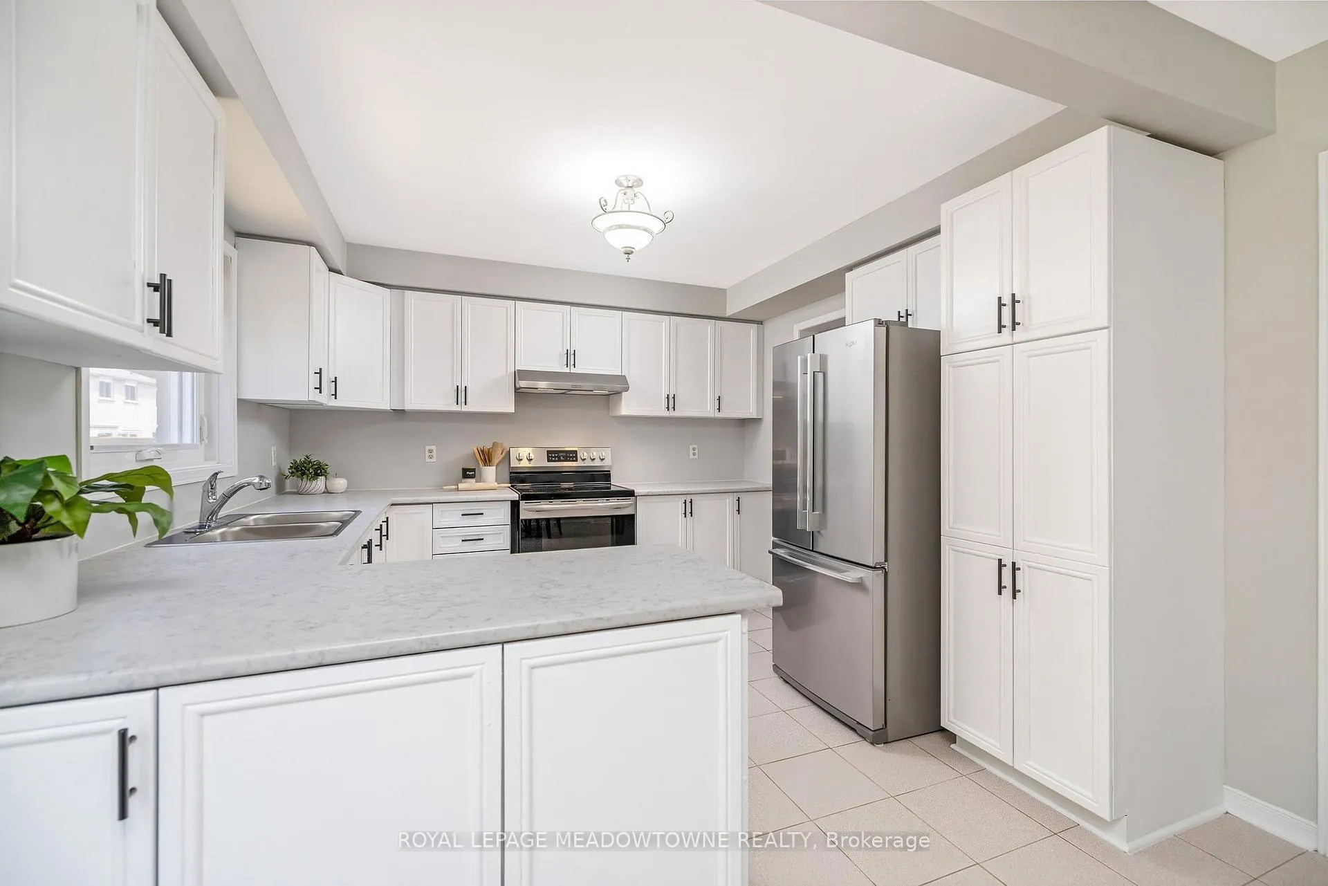 Photo 11 of 15 Mull Gate, Halton Hills, Georgetown — HOMEH