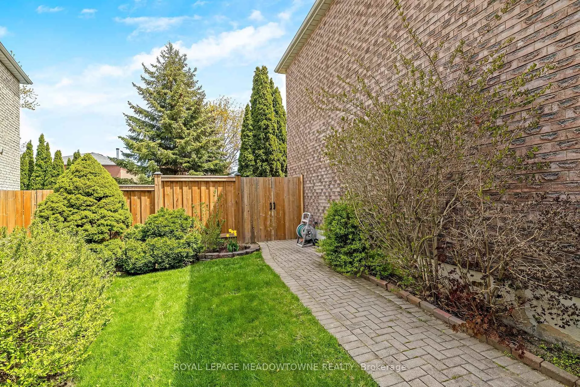 Photo 33 of 15 Mull Gate, Halton Hills, Georgetown — HOMEH