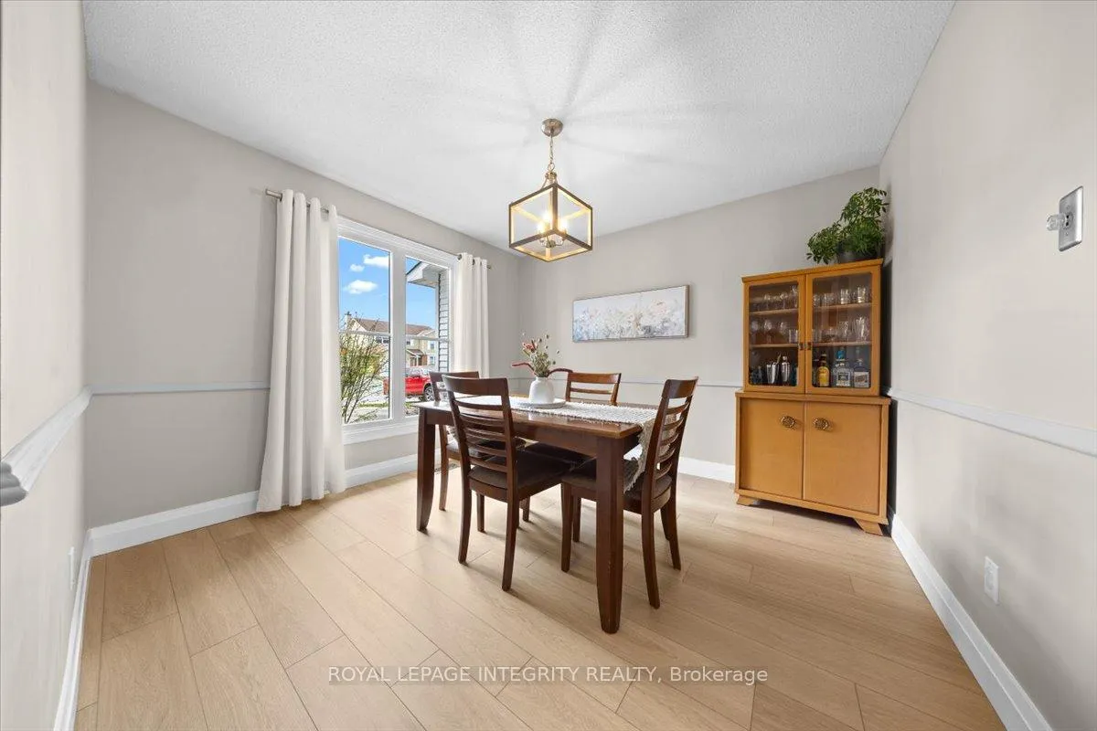 Photo 8 of 1122 St Germain Crescent, Ottawa, Convent Glen North — HOMEH