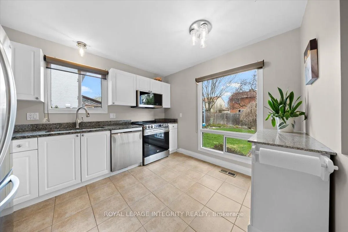 Photo 12 of 1122 St Germain Crescent, Ottawa, Convent Glen North — HOMEH