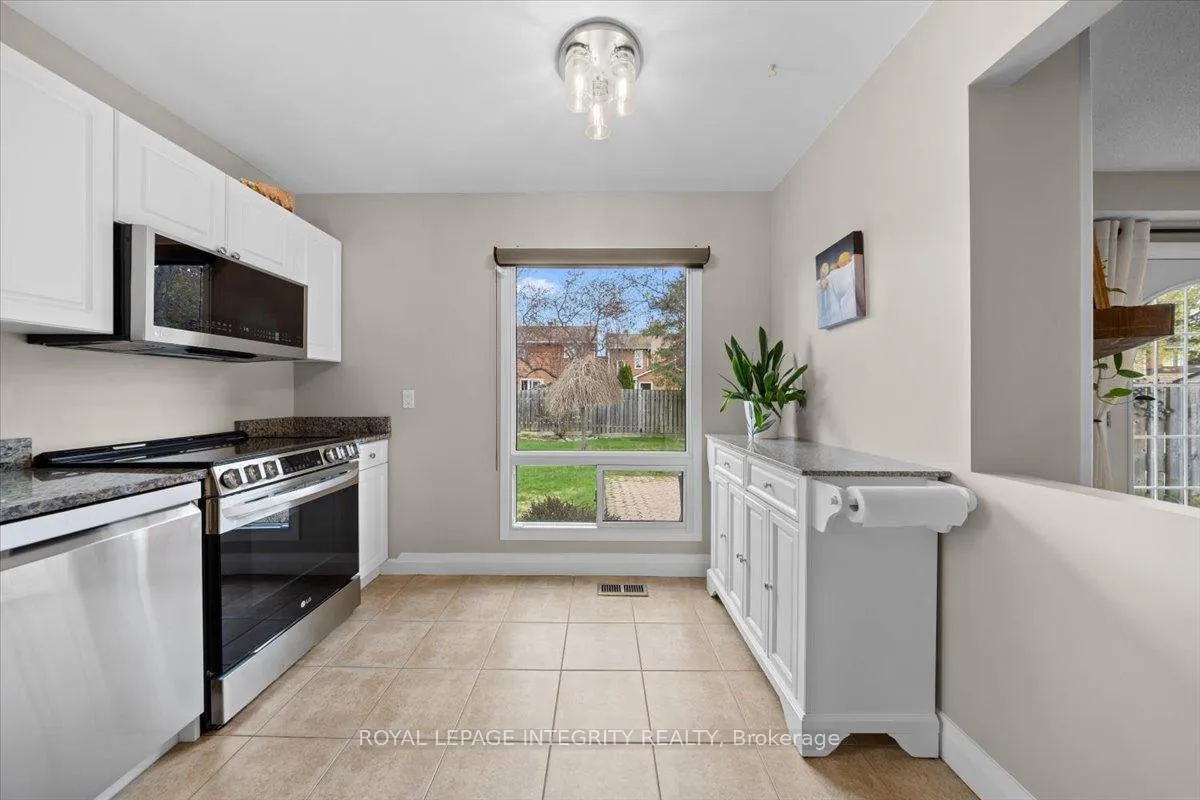 Photo 13 of 1122 St Germain Crescent, Ottawa, Convent Glen North — HOMEH