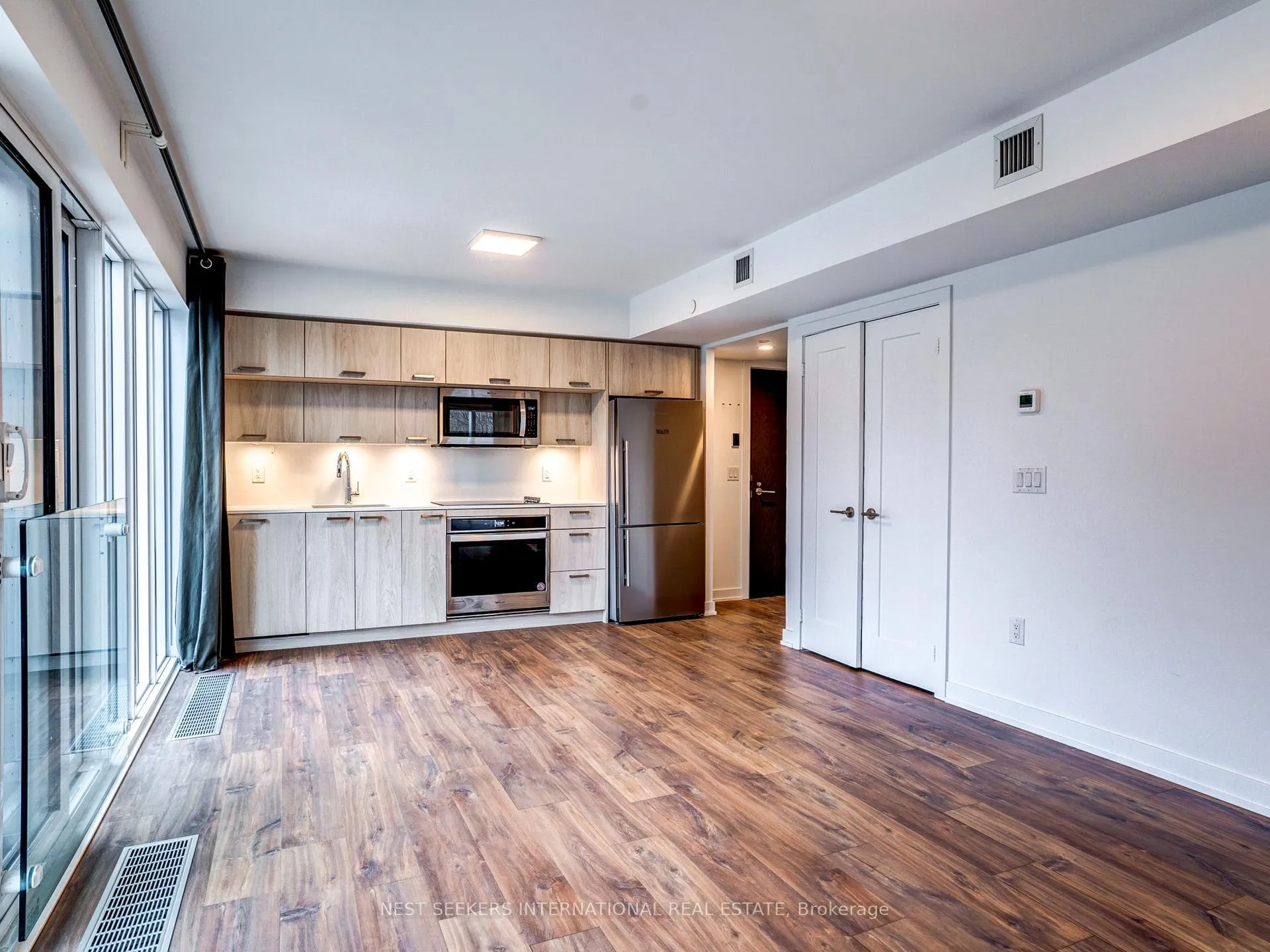 Photo 7 of Unit 404, 50 McCaul Street, Toronto, Kensington-Chinatown — HOMEH
