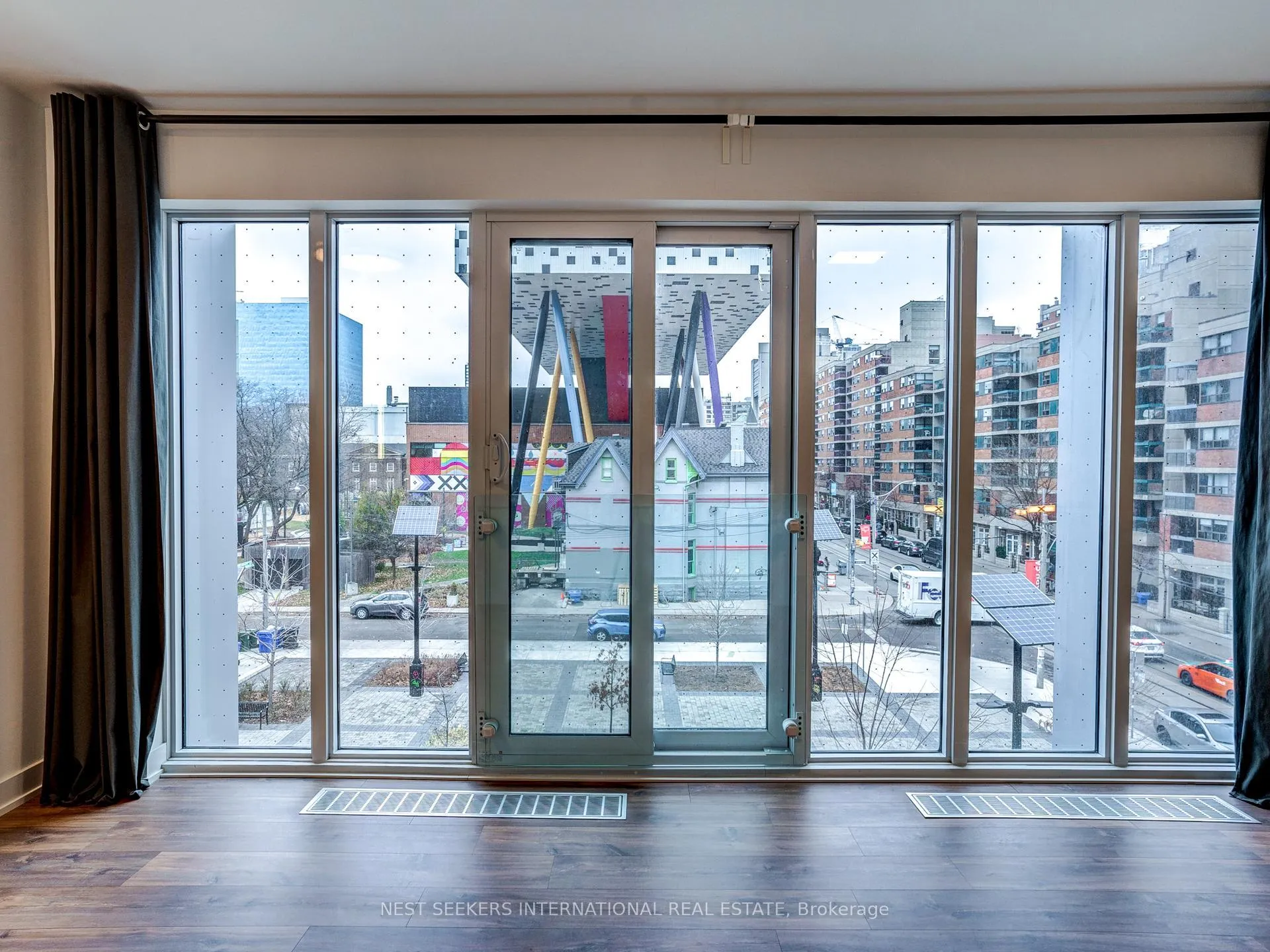 Photo 11 of Unit 404, 50 McCaul Street, Toronto, Kensington-Chinatown — HOMEH
