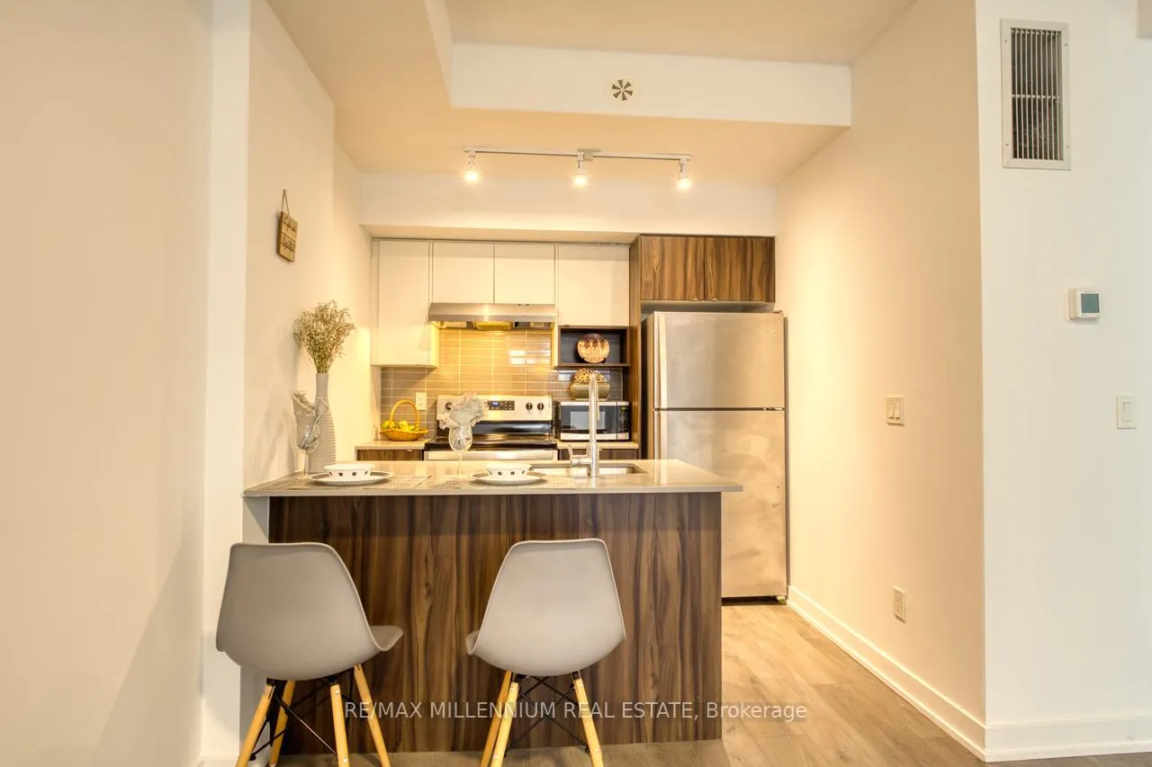 Photo 7 of Unit 709, 1131 Cooke Boulevard, Burlington, LaSalle — HOMEH