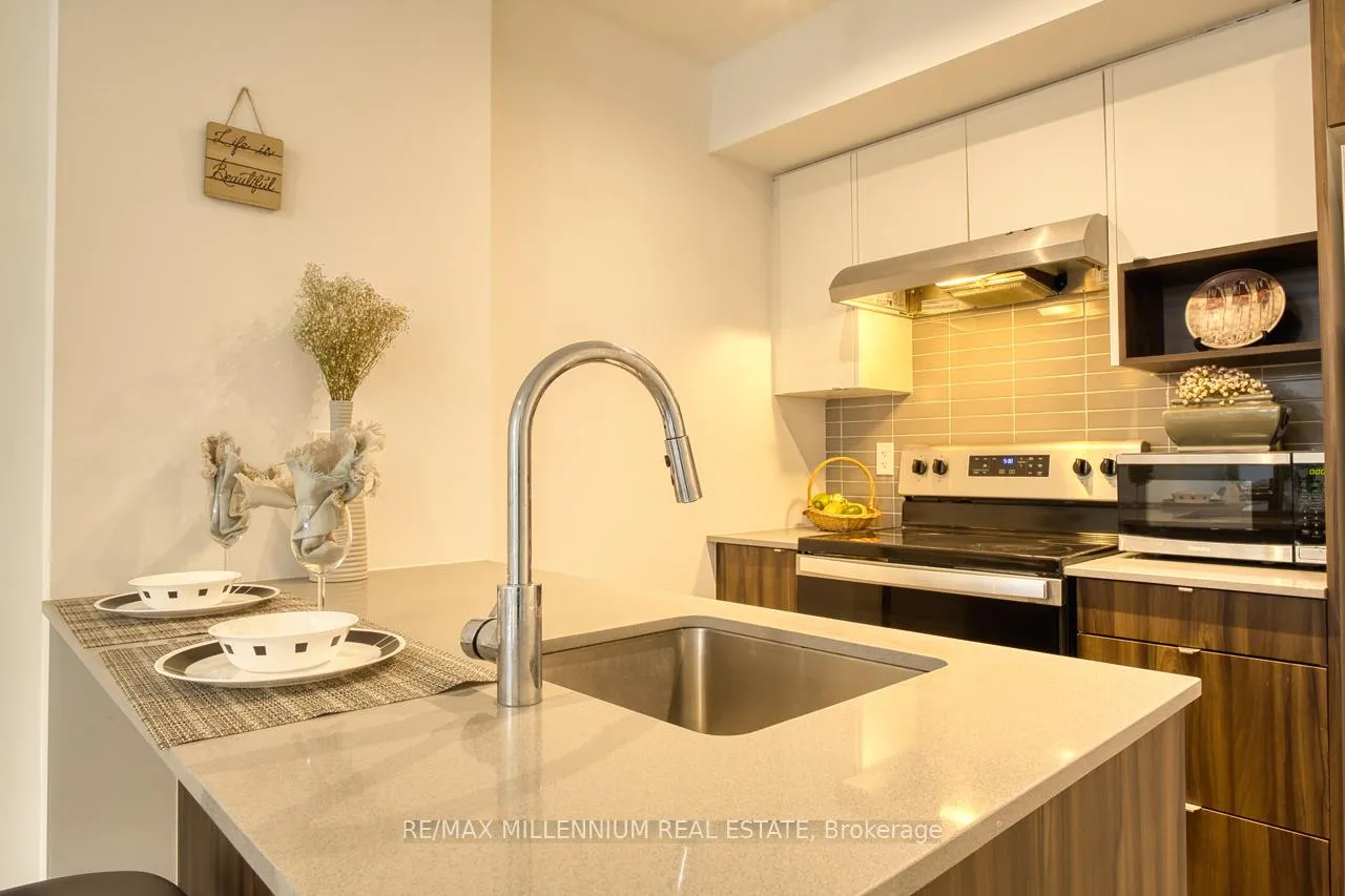 Photo 10 of Unit 709, 1131 Cooke Boulevard, Burlington, LaSalle — HOMEH
