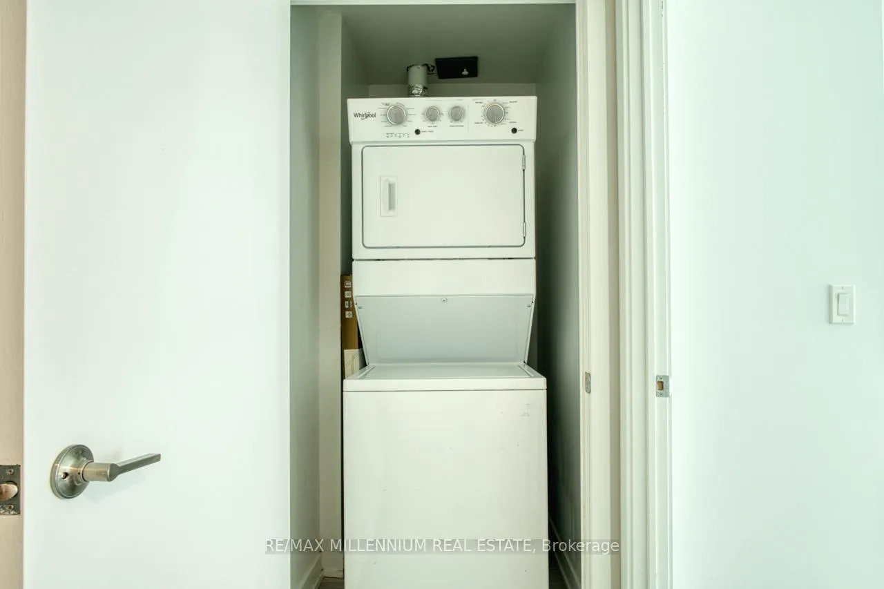 Photo 12 of Unit 709, 1131 Cooke Boulevard, Burlington, LaSalle — HOMEH