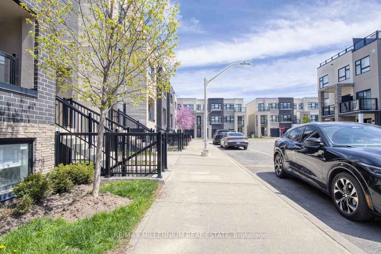 Photo 24 of Unit 709, 1131 Cooke Boulevard, Burlington, LaSalle — HOMEH