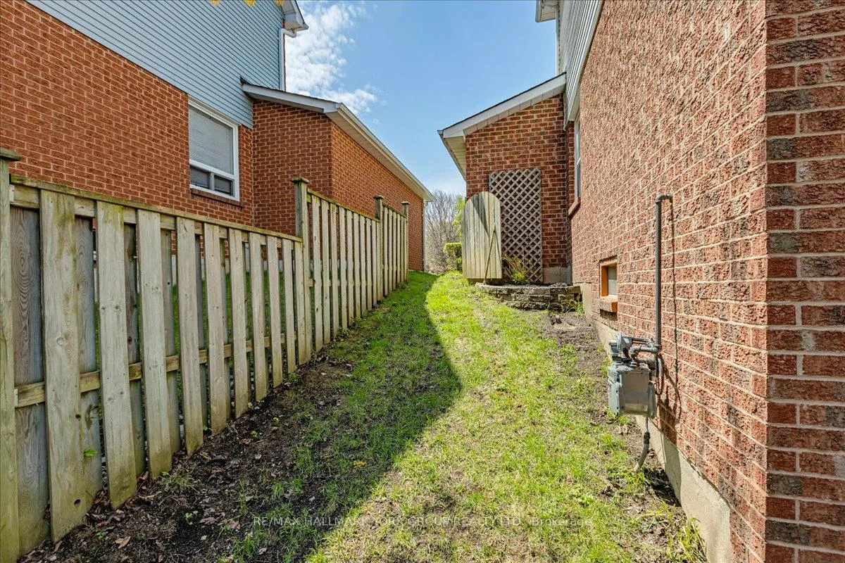 Photo 28 of 70 Kyle Crescent, Georgina, Keswick North — HOMEH