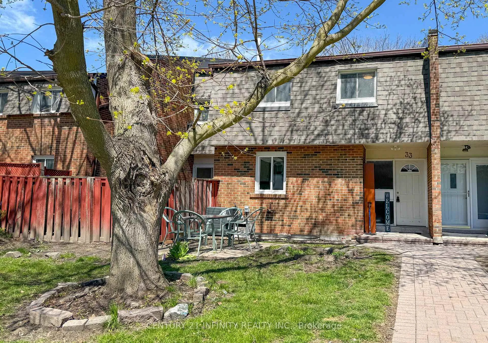Photo 1 of Unit 33, 101 Dovedale Drive, Whitby, Downtown Whitby — HOMEH