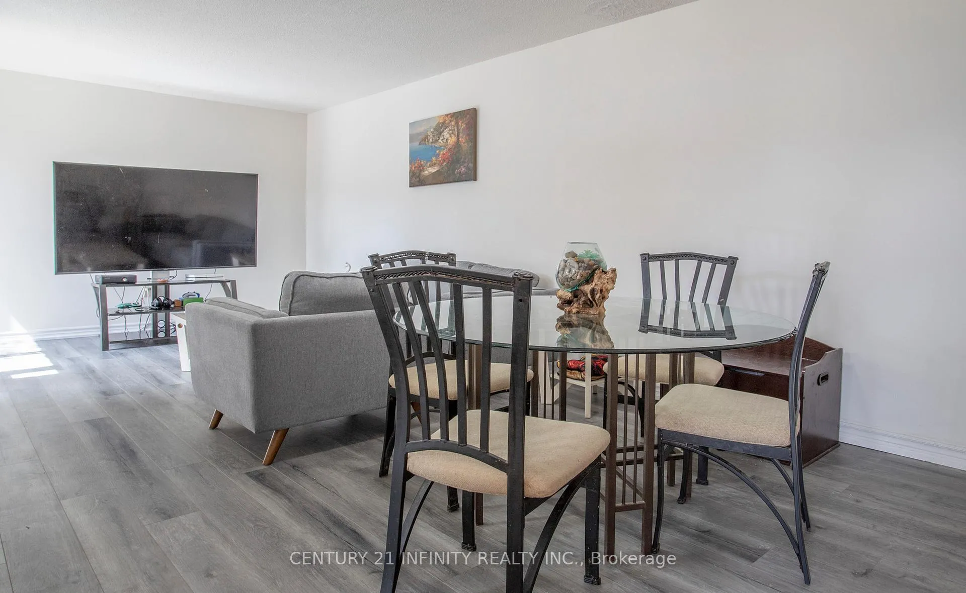 Photo 10 of Unit 33, 101 Dovedale Drive, Whitby, Downtown Whitby — HOMEH