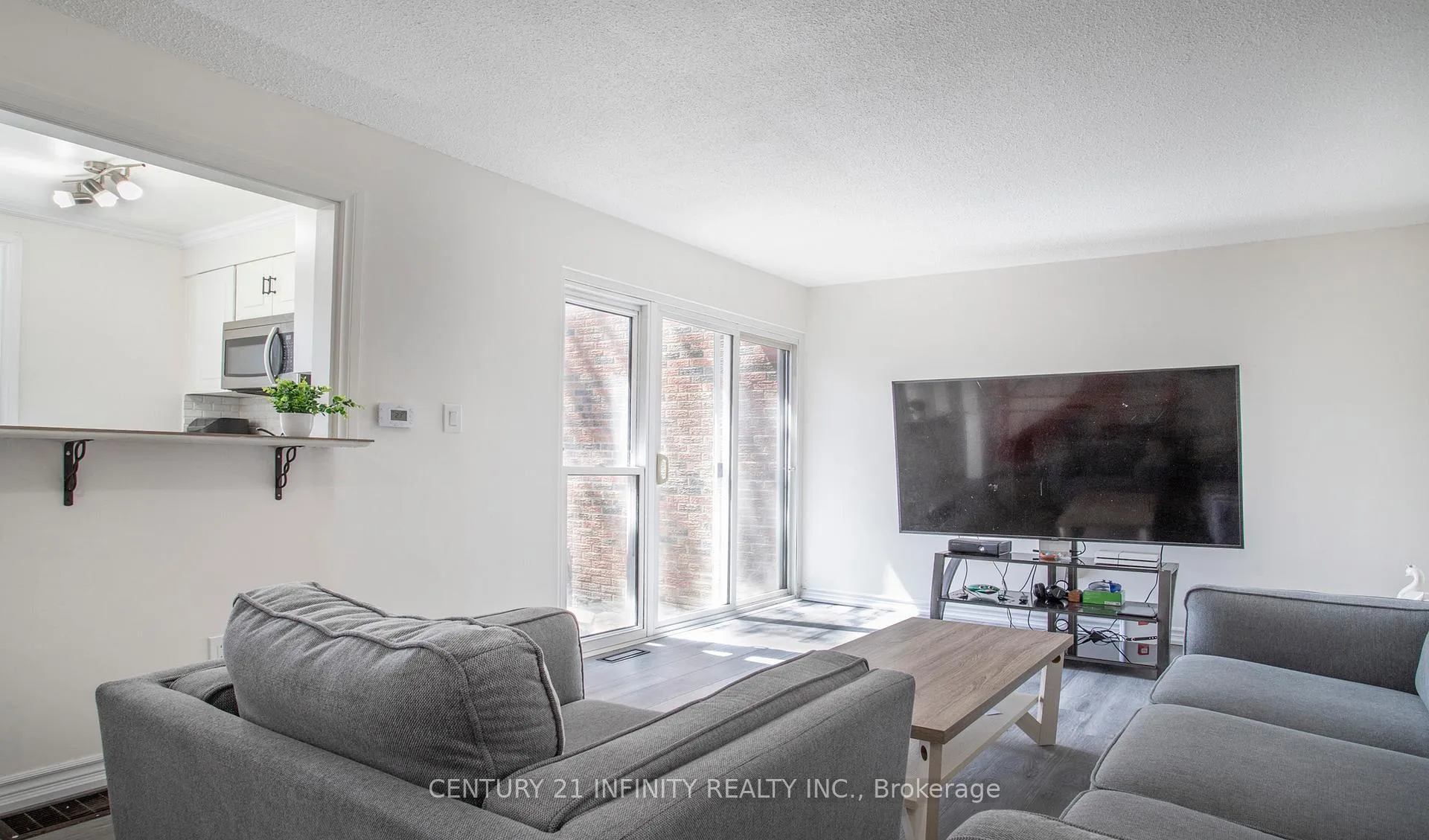Photo 11 of Unit 33, 101 Dovedale Drive, Whitby, Downtown Whitby — HOMEH