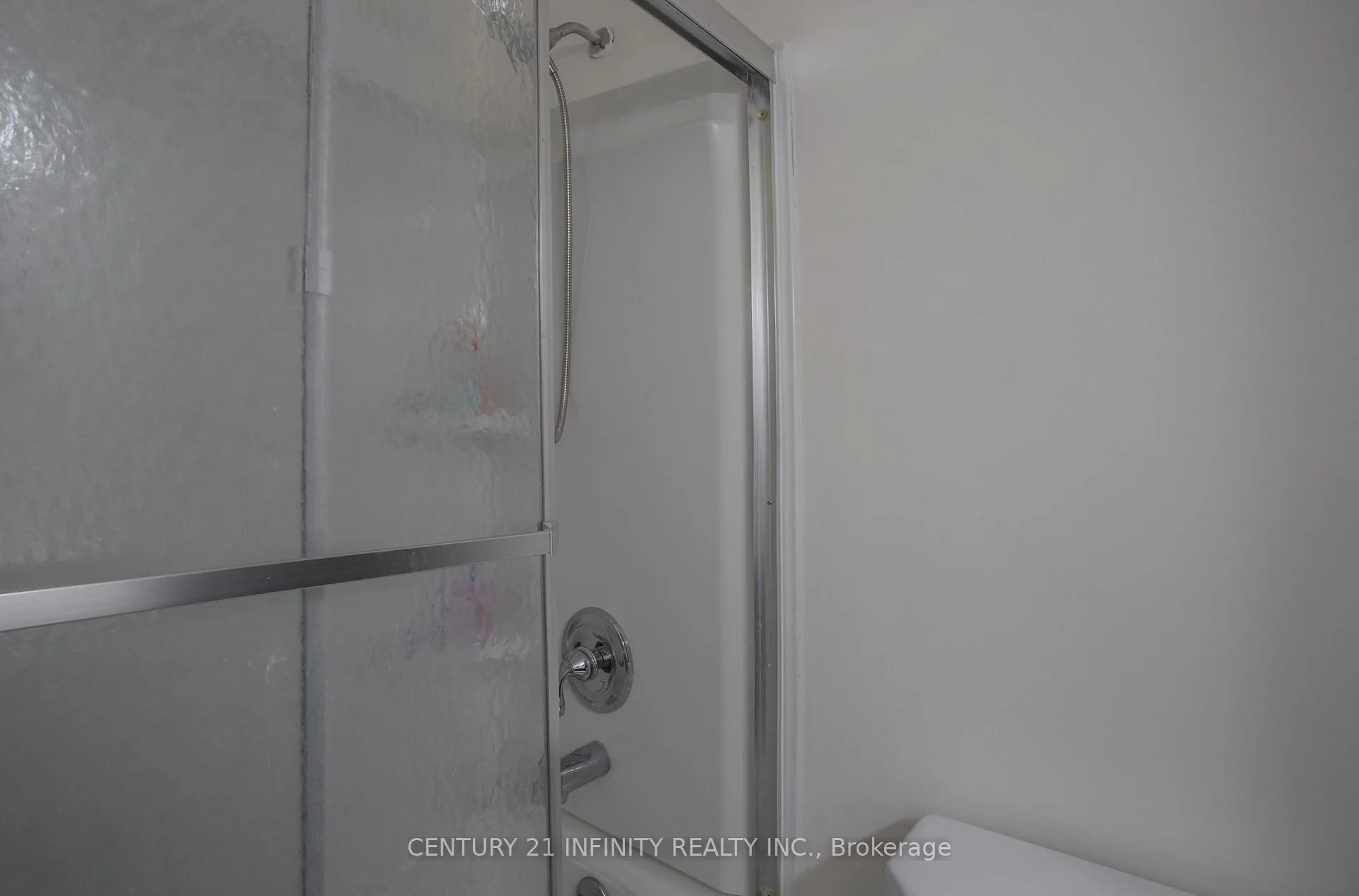 Photo 20 of Unit 33, 101 Dovedale Drive, Whitby, Downtown Whitby — HOMEH