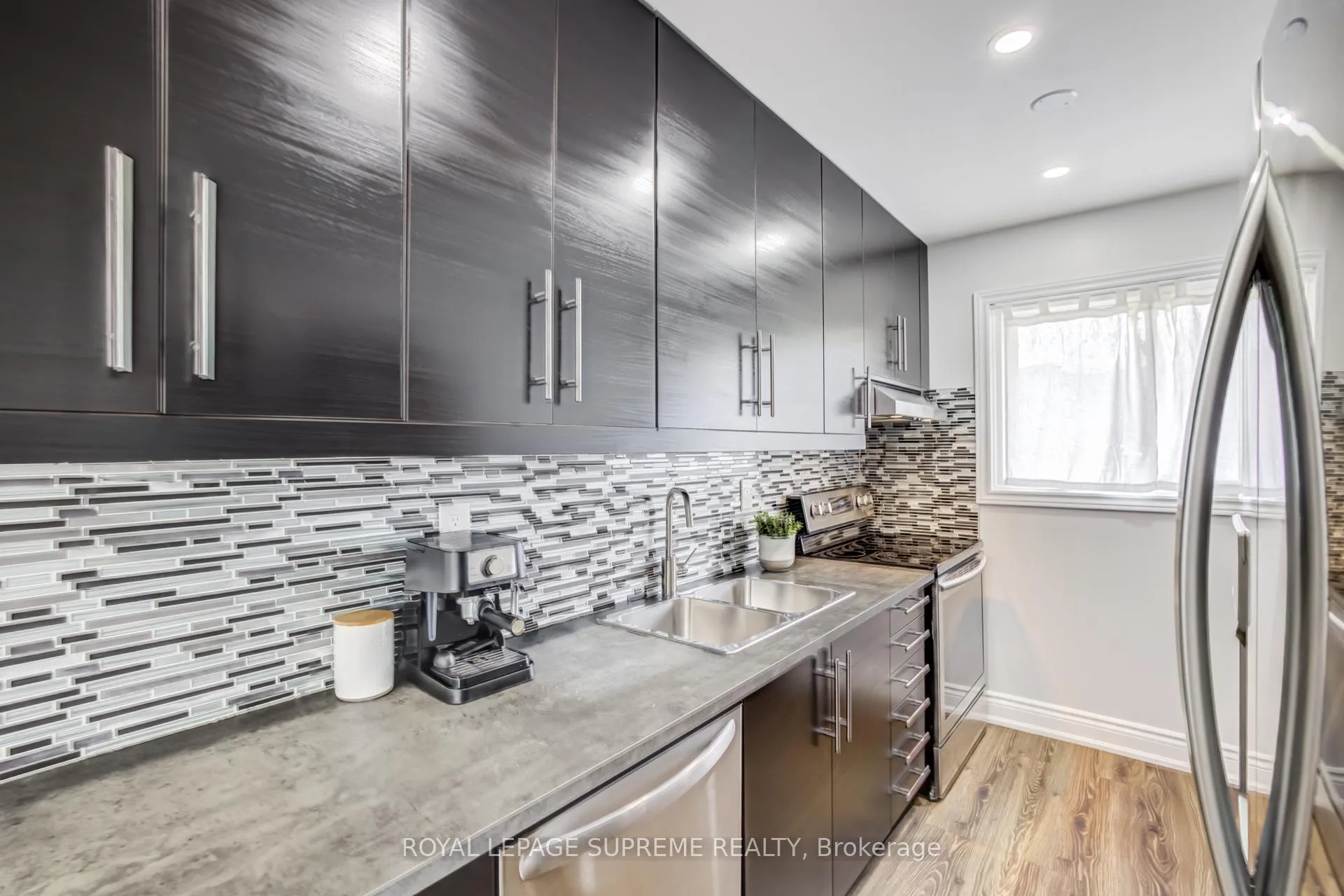 Photo 3 of 18 Juliette Square, Brampton, Northgate — HOMEH
