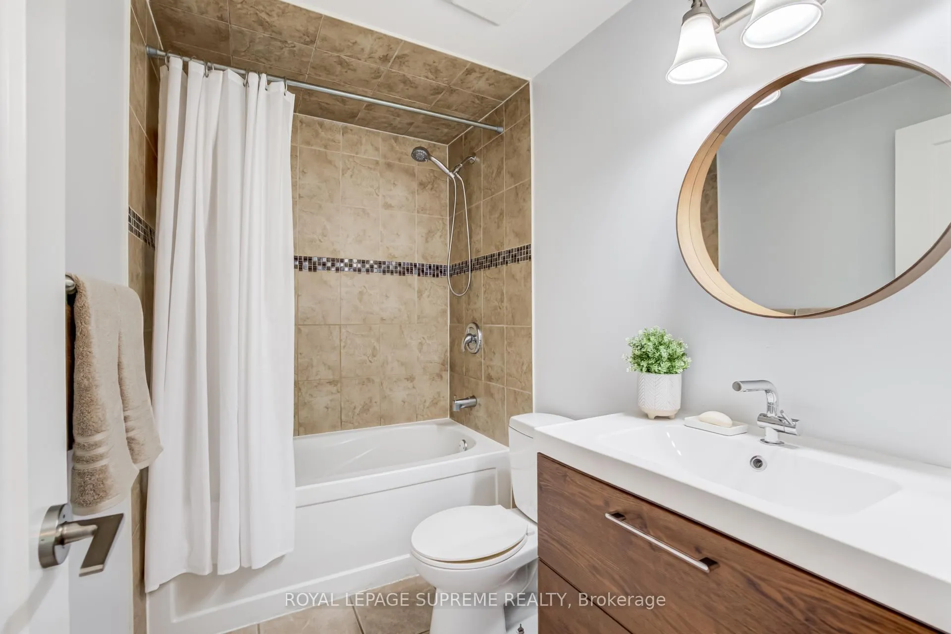 Photo 24 of 18 Juliette Square, Brampton, Northgate — HOMEH