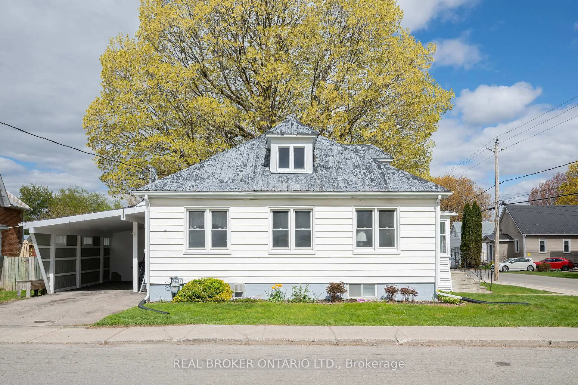 Photo 5 of 216 Thomas Street, North Grenville, Kemptville — HOMEH