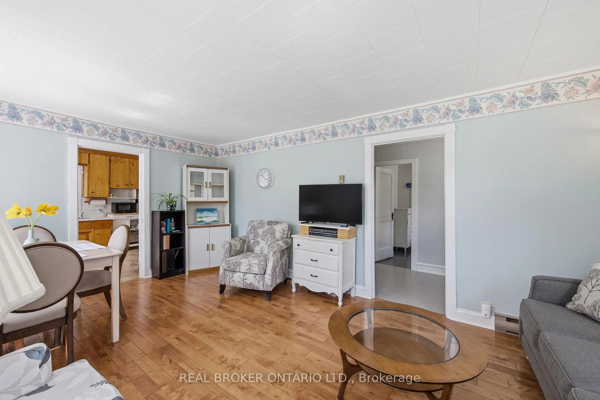 Photo 11 of 216 Thomas Street, North Grenville, Kemptville — HOMEH
