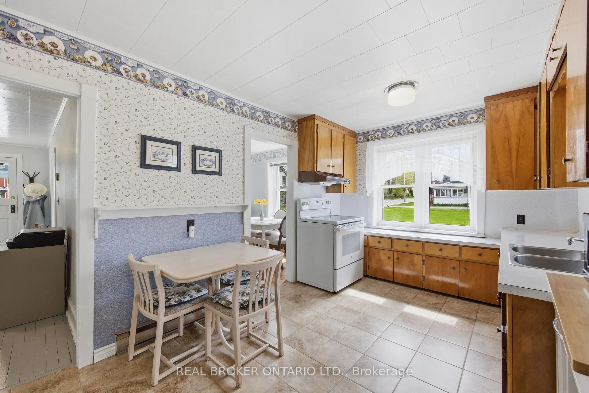 Photo 18 of 216 Thomas Street, North Grenville, Kemptville — HOMEH