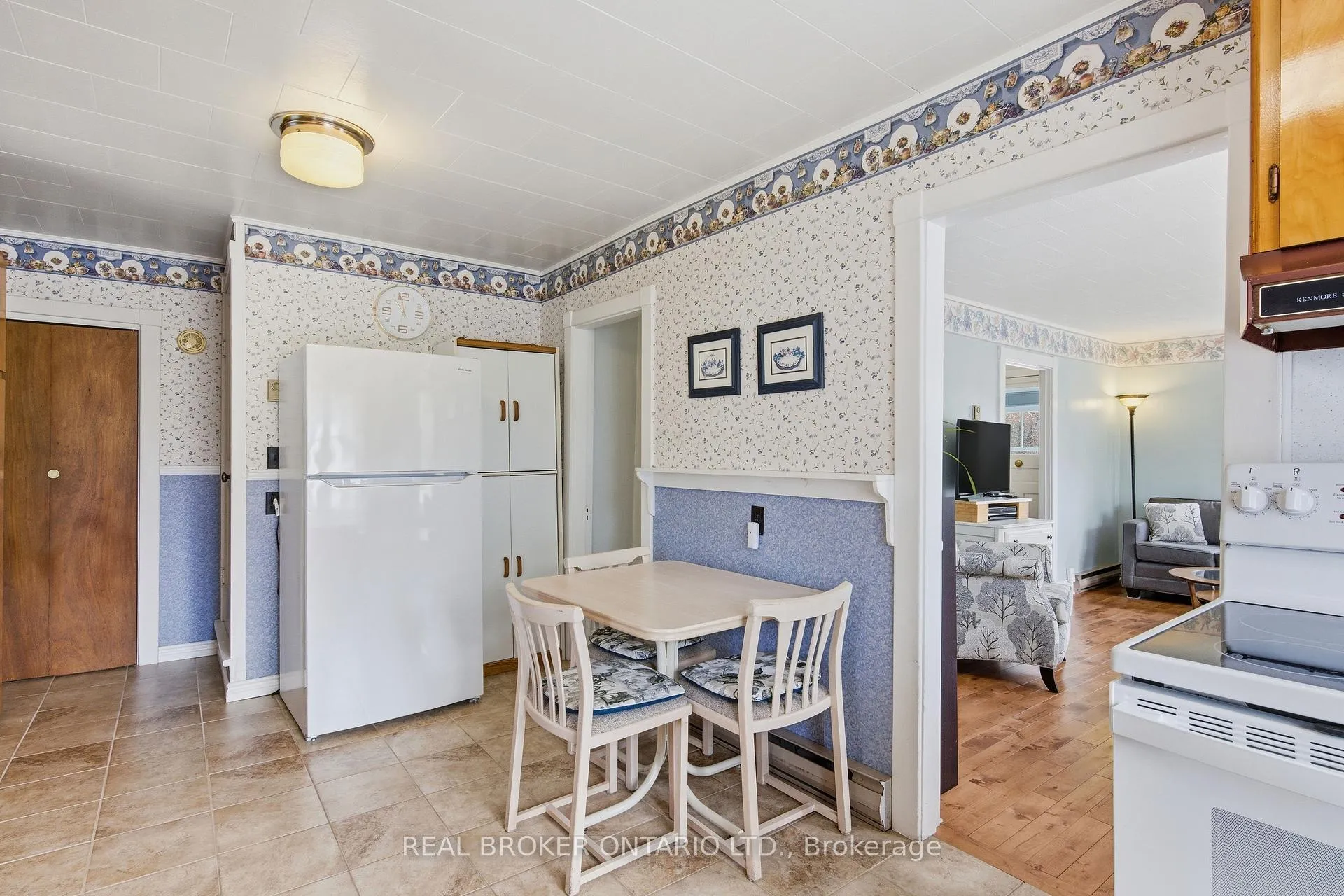 Photo 21 of 216 Thomas Street, North Grenville, Kemptville — HOMEH