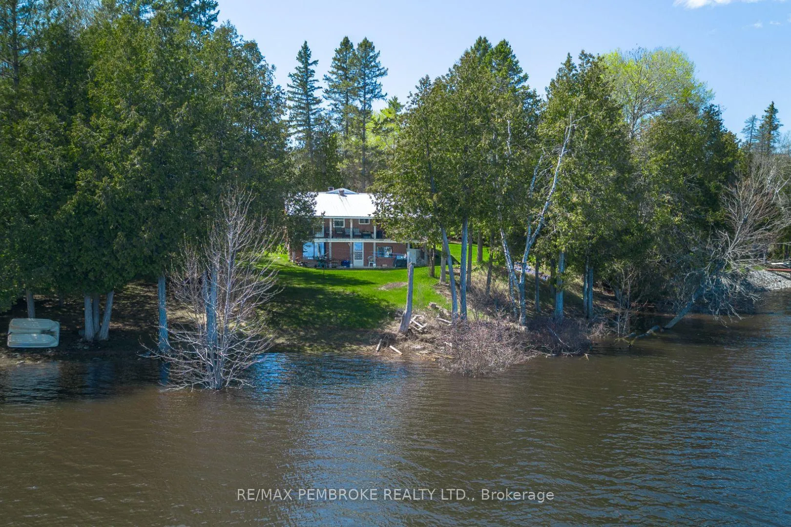 Photo of 714 Lacroix Bay Road