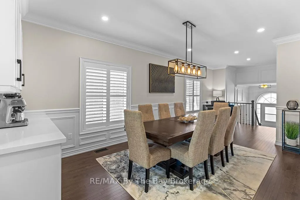 Photo 5 of 6 Academy Avenue, Wasaga Beach — HOMEH